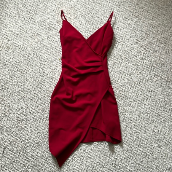 Le Château Red Dress - Picture 1 of 3